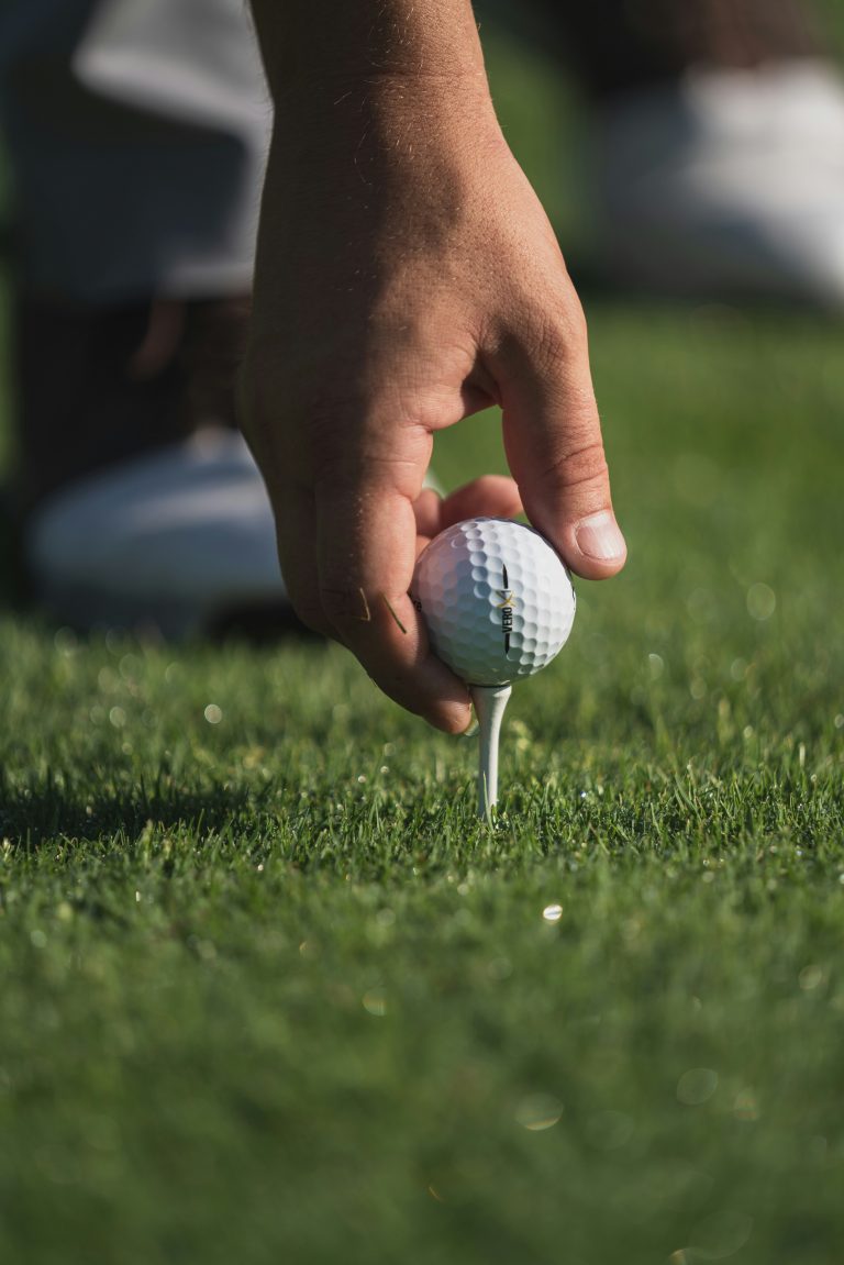 Navigating Golf Courses: Top 10 Tips